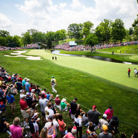 Crowd shot overlooking the fairway