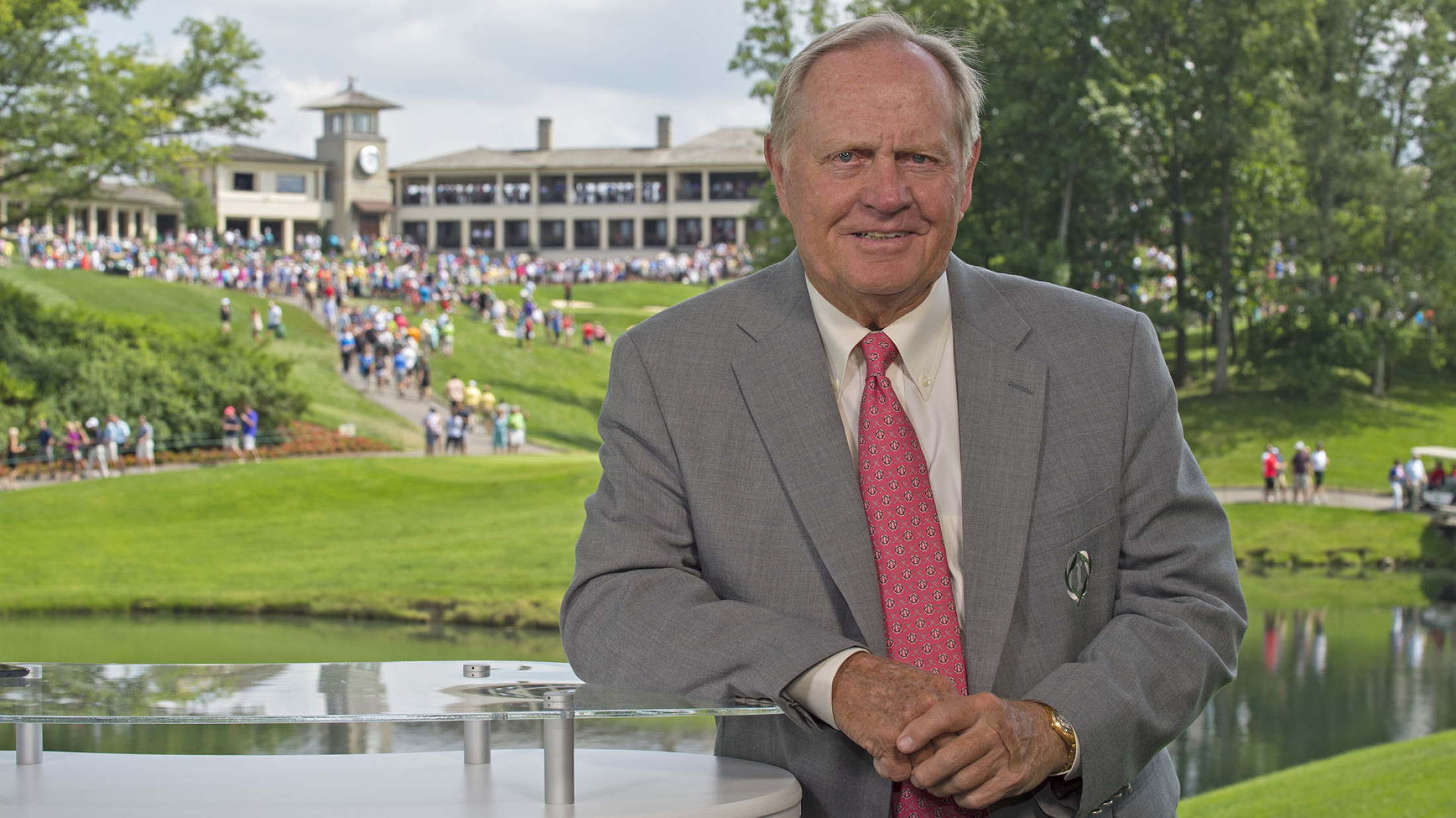 Jack Nicklaus posing with hole #18 in the background